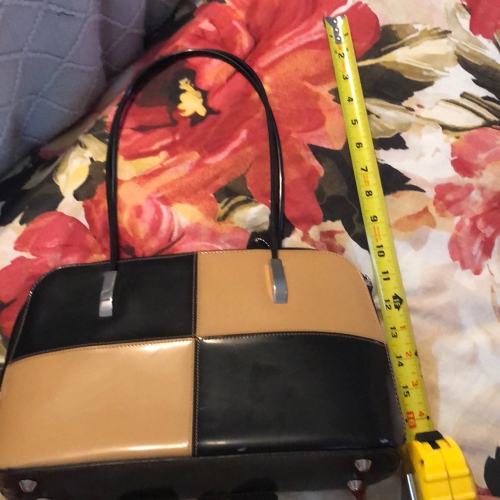 Black/tan purse